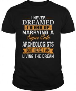 ARCHEOLOGISTS WIFE SUPER CUTE