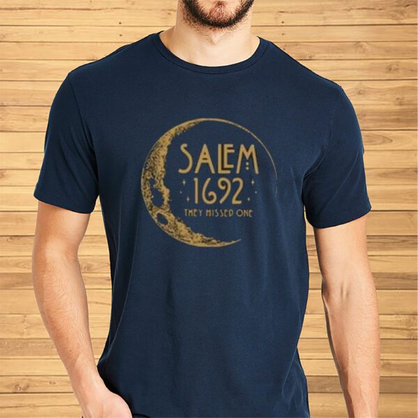 Women’s Halloween Salem 1692 They Missed One Print Sweat Shirt