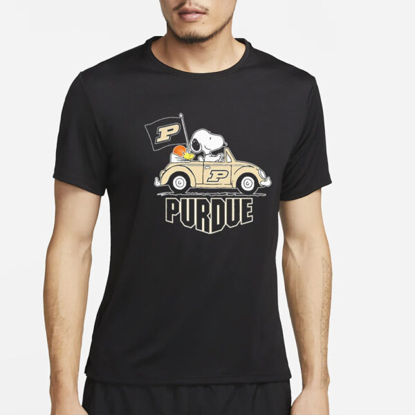 Snoopy and Woodstock driving car purdue boilermakers 2023 T-shirt4